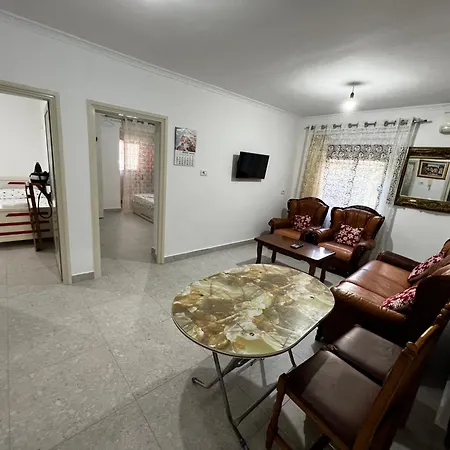 Boulevard Apartment *