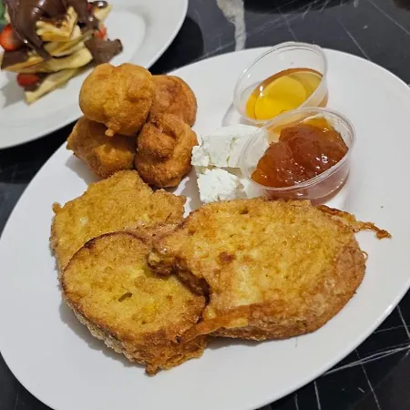 Boulevard Apartment *